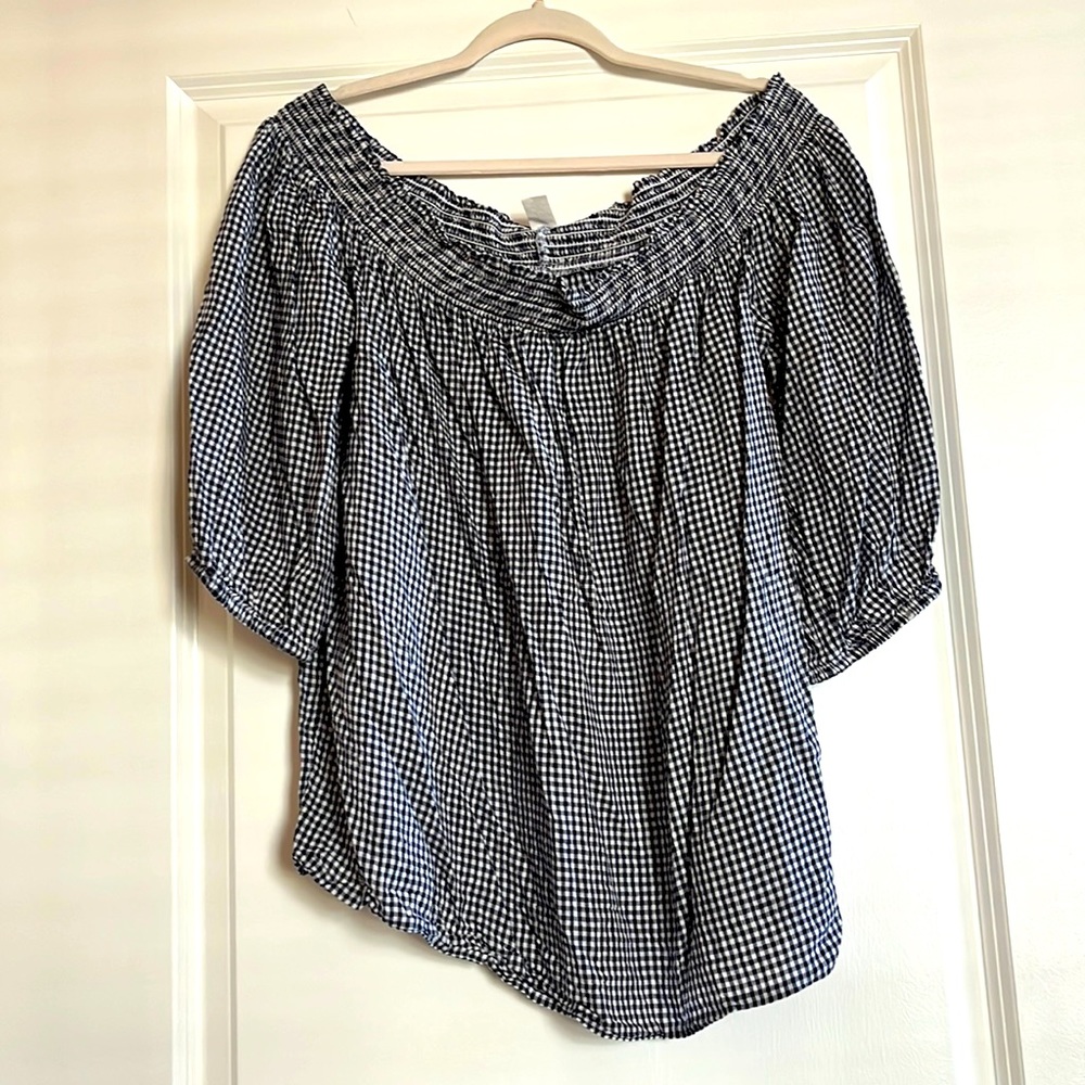 COPY - 💥$5 FLASH SALE 💥
 Navy gingham 3/4 off the shoulder top
